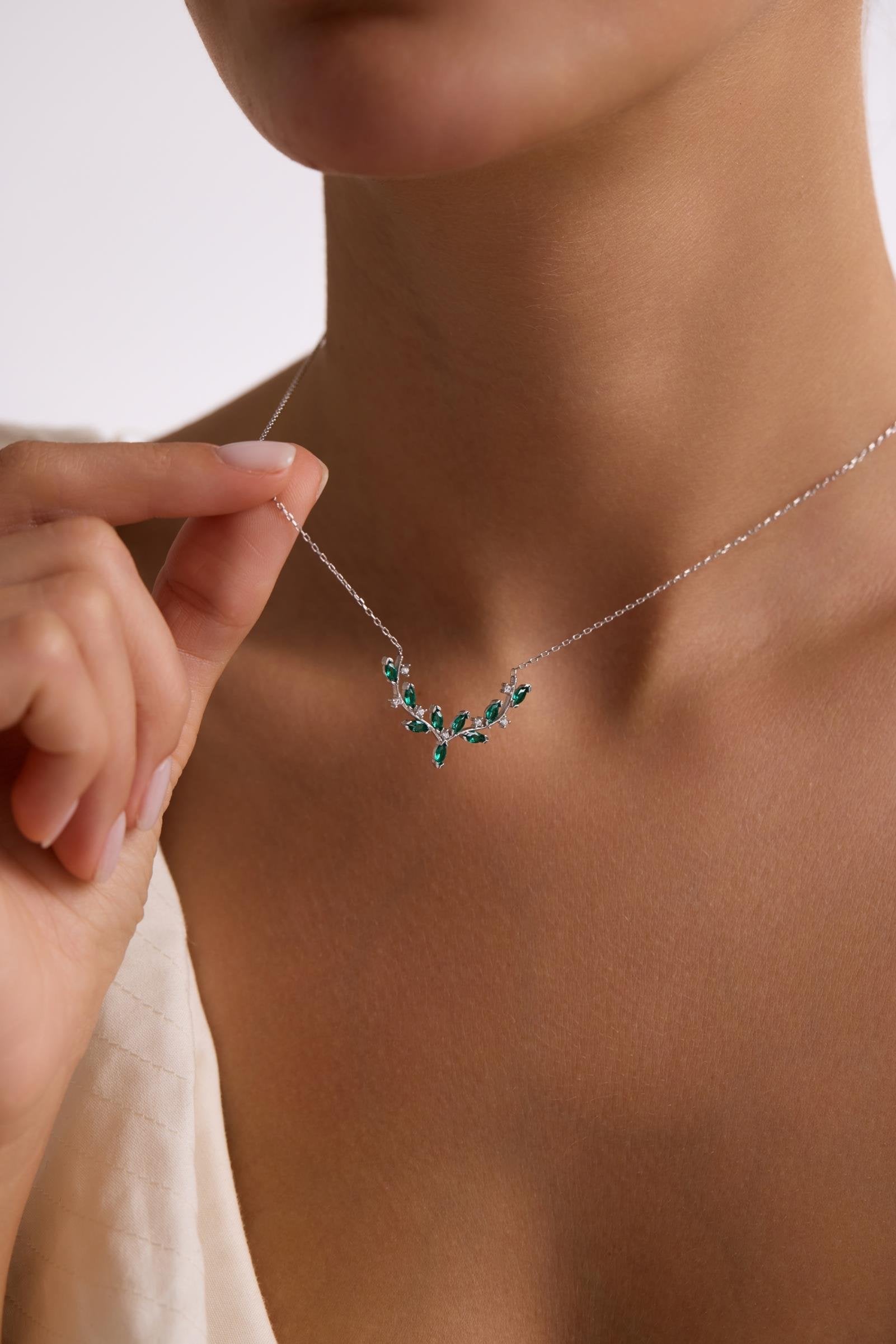 Seraphina Vert Branch Necklace