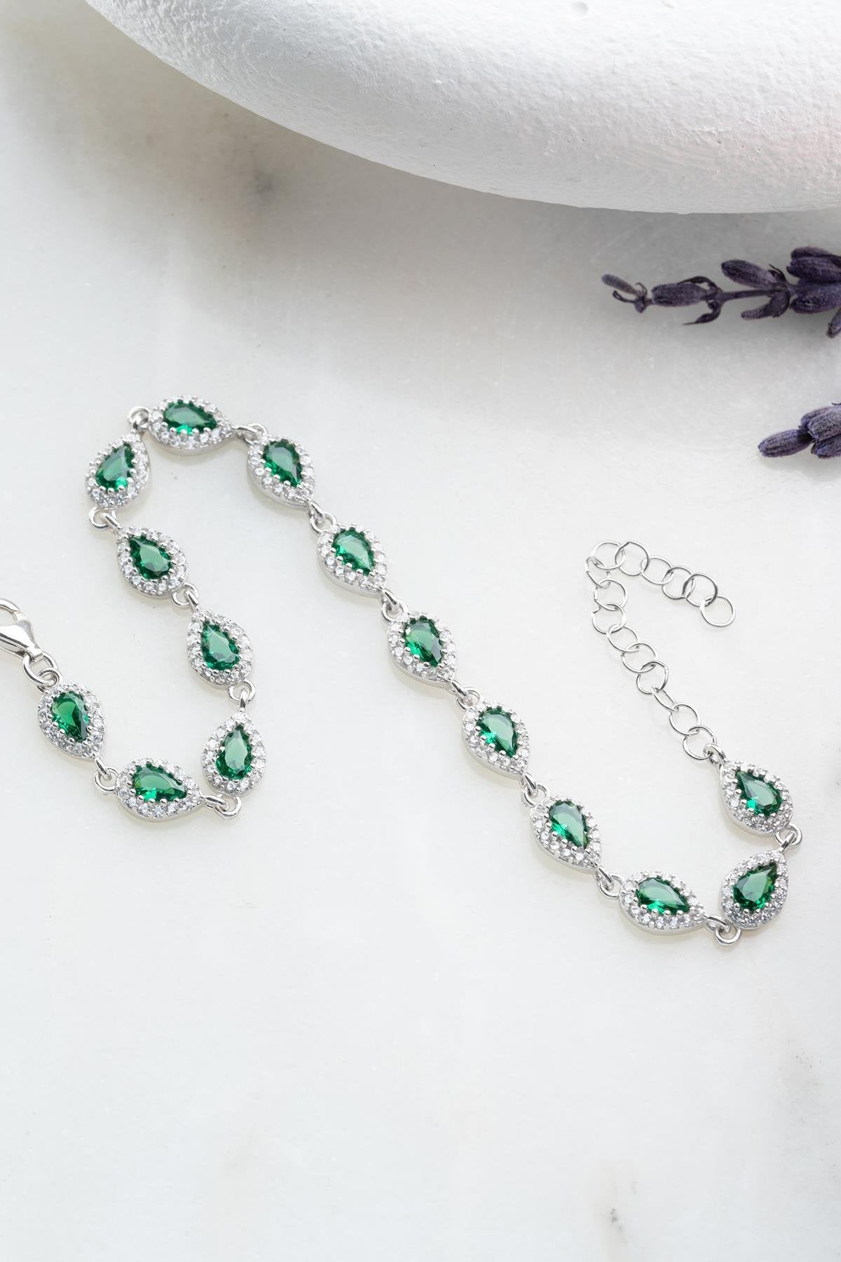 Emerald Light Stones Bracelet