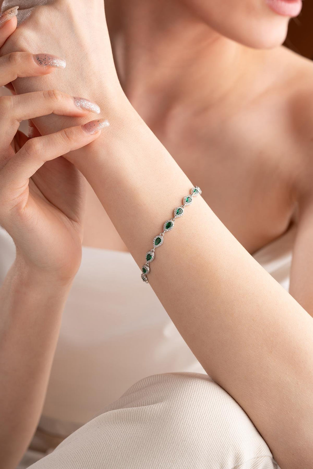 Emerald Light Stones Bracelet
