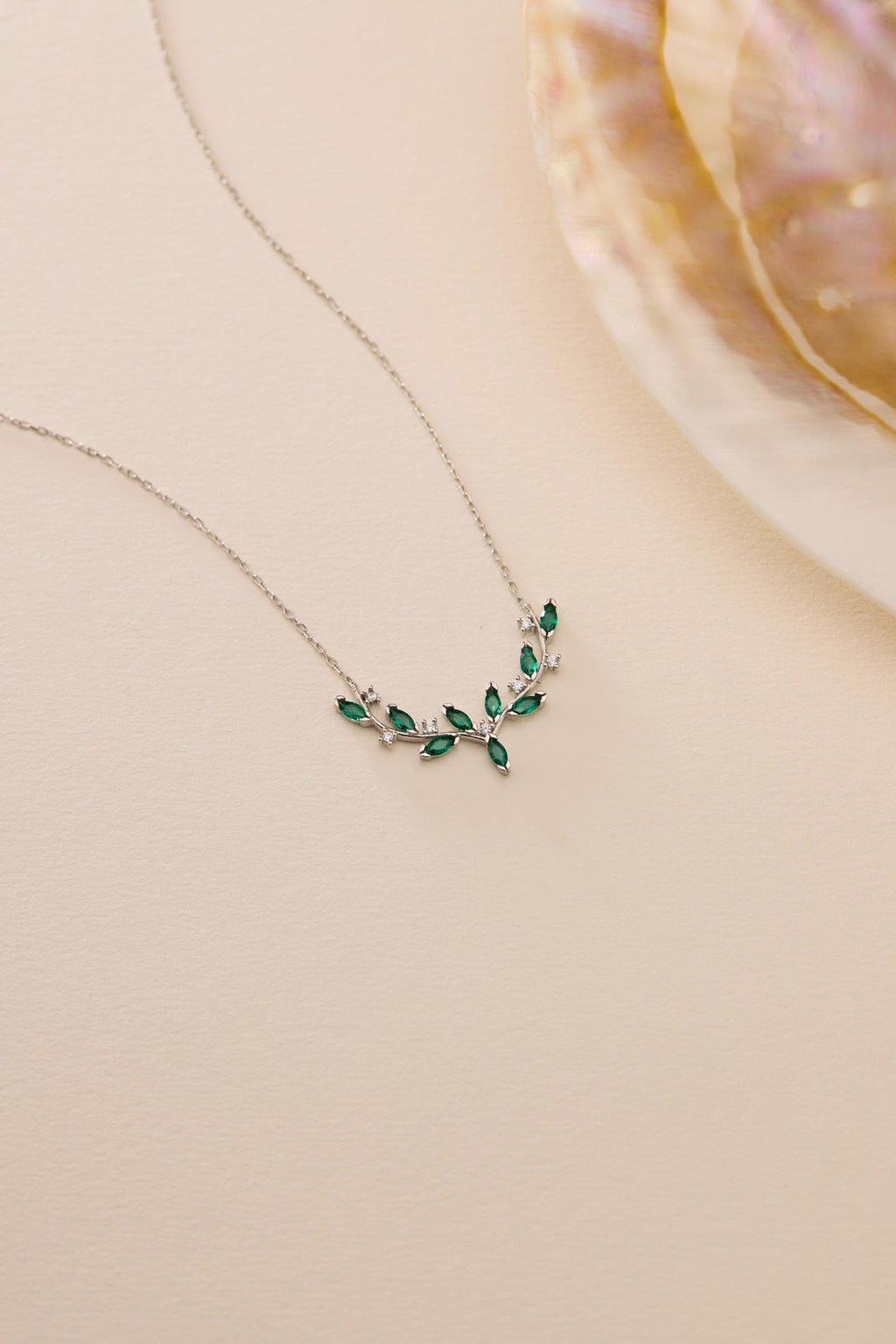 Seraphina Vert Branch Necklace