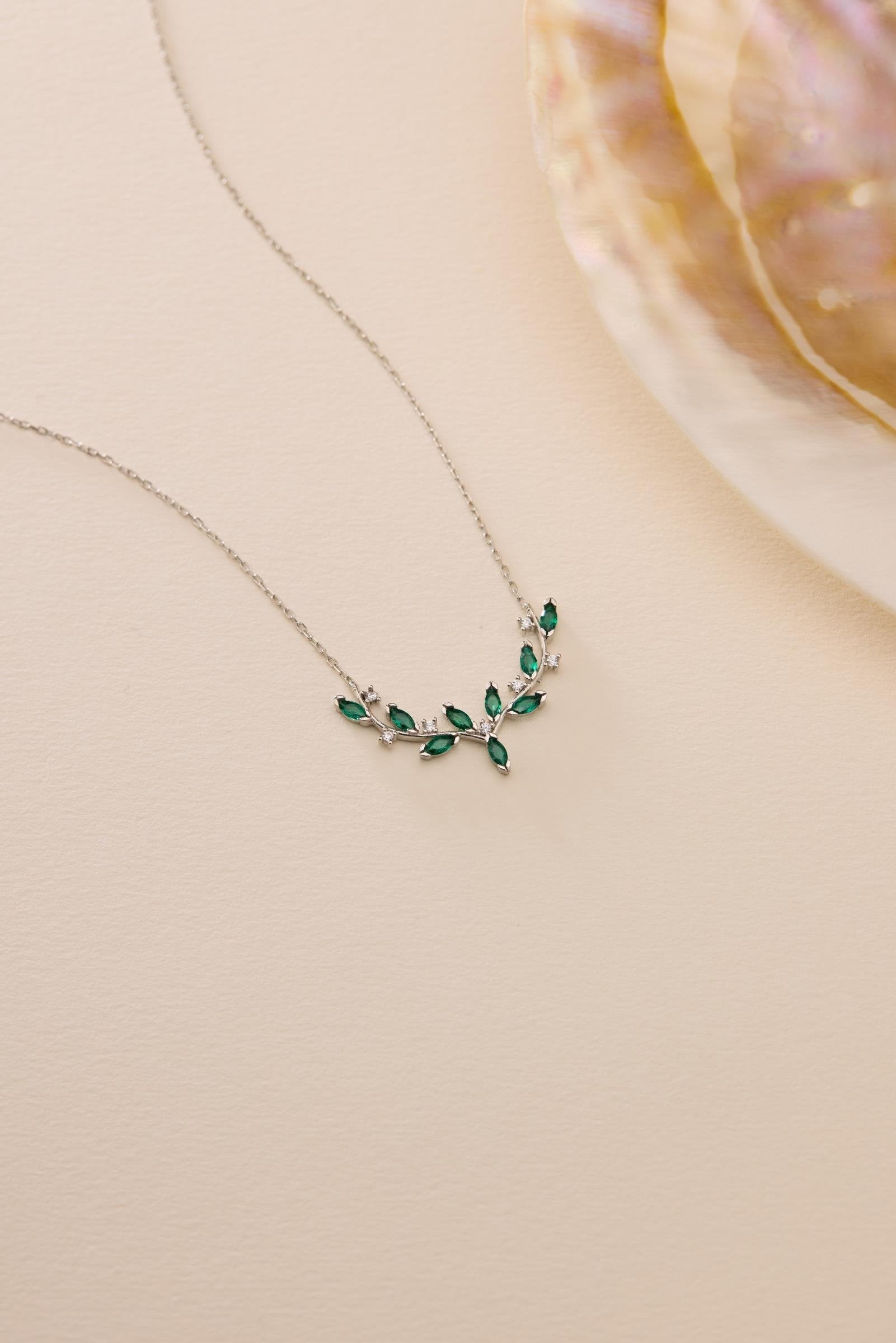 Seraphina Vert Branch Necklace