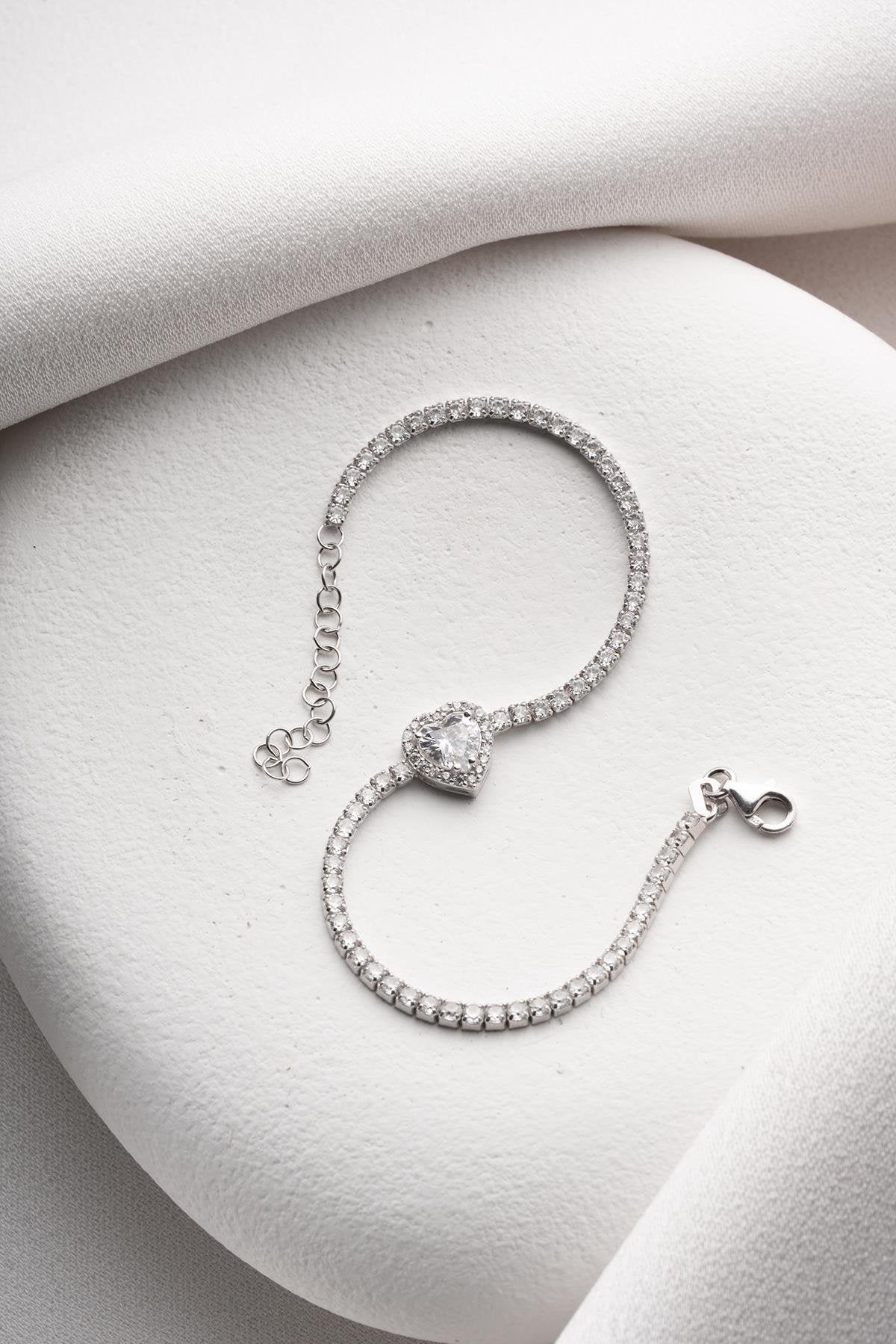Blanc Heart Bracelet