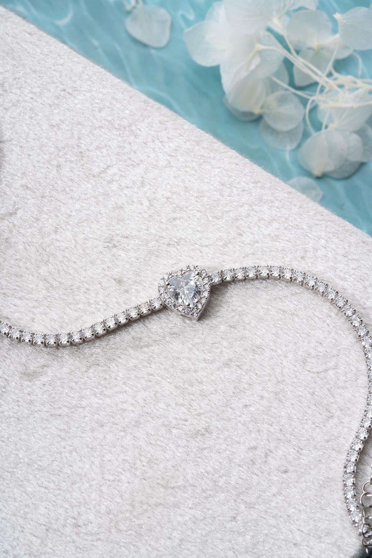 Blanc Heart Bracelet