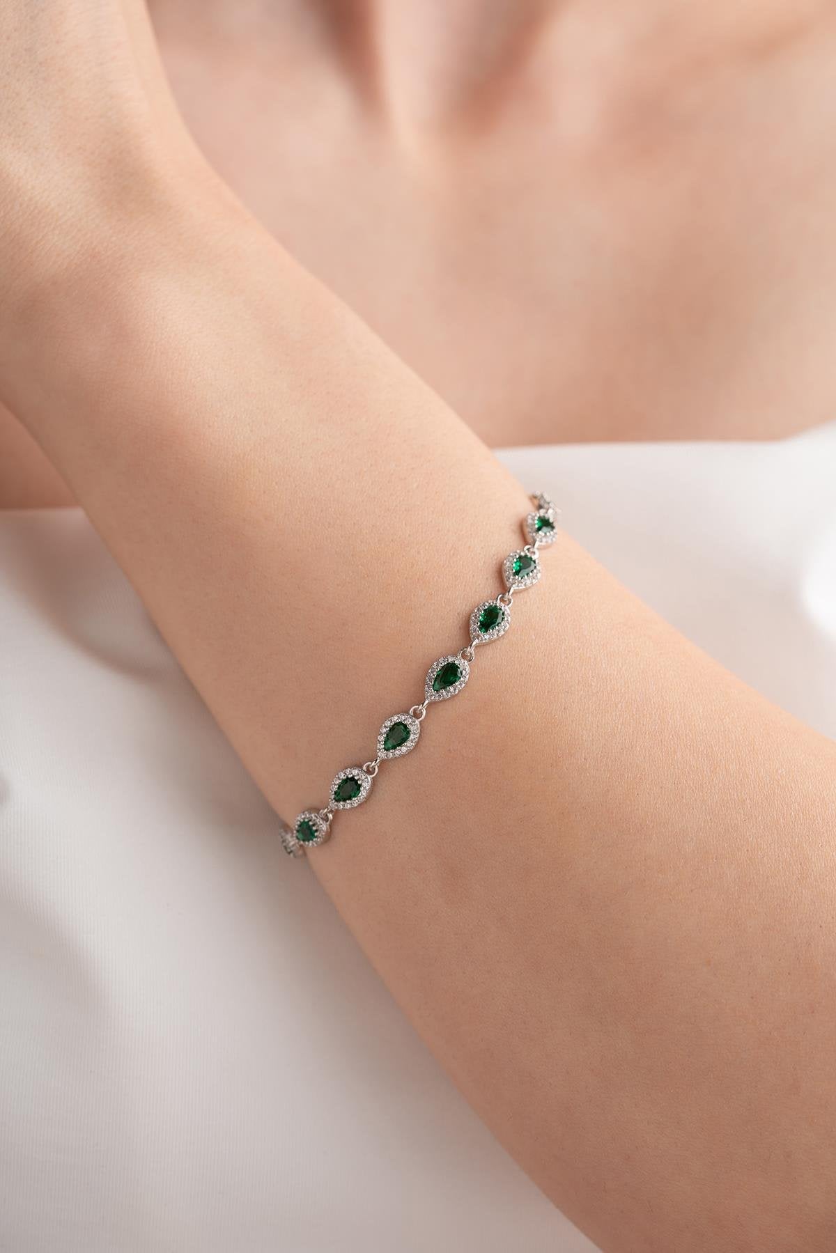 Emerald Light Stones Bracelet