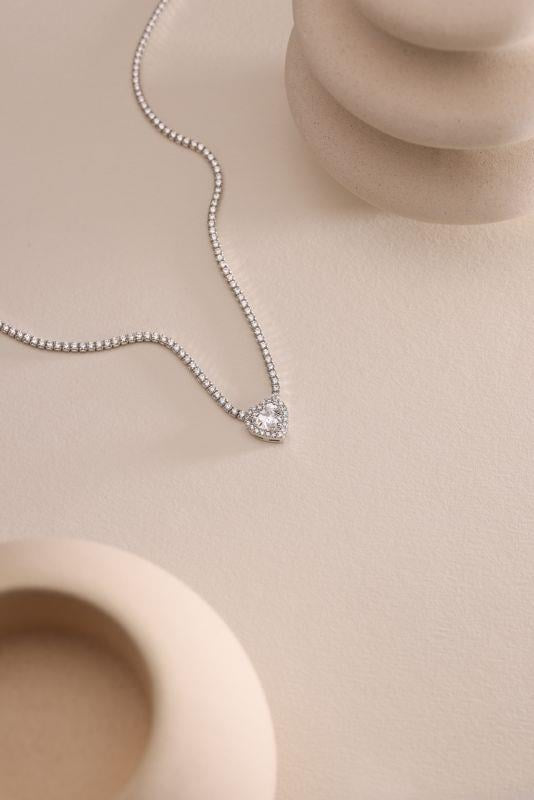Blanc Heart’s whisper Necklace