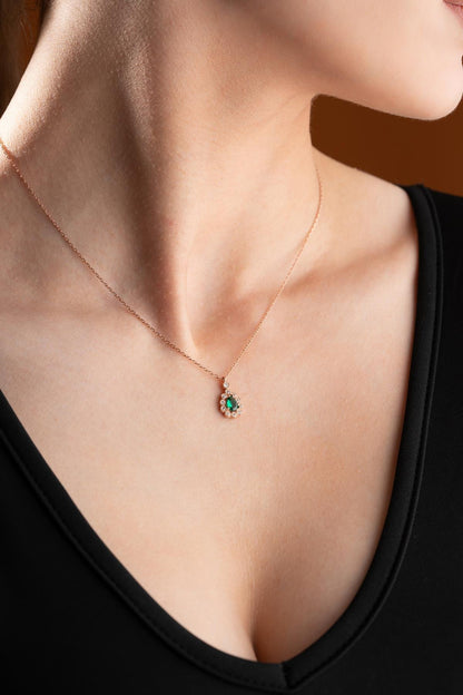 Emerald Stone Mount Drop Necklace